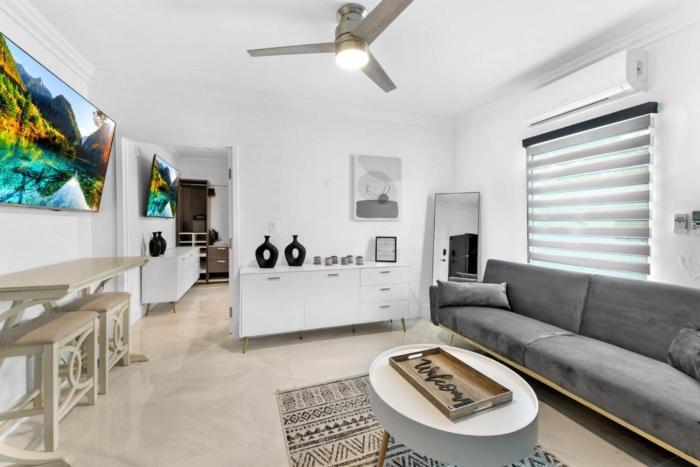 Cozy Keys 1BR • Walk to Beach • Dining