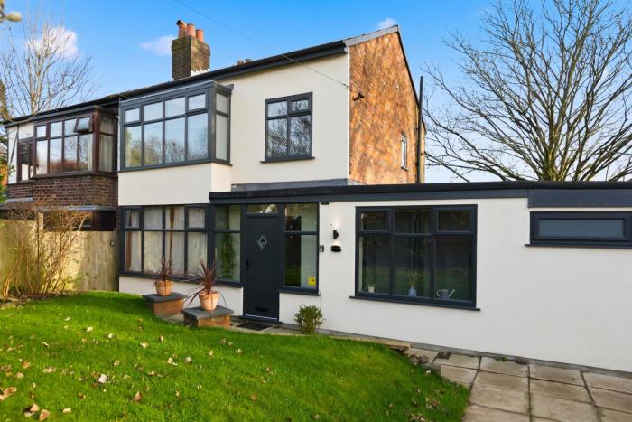 Spacious 4B home, great for contractors and families