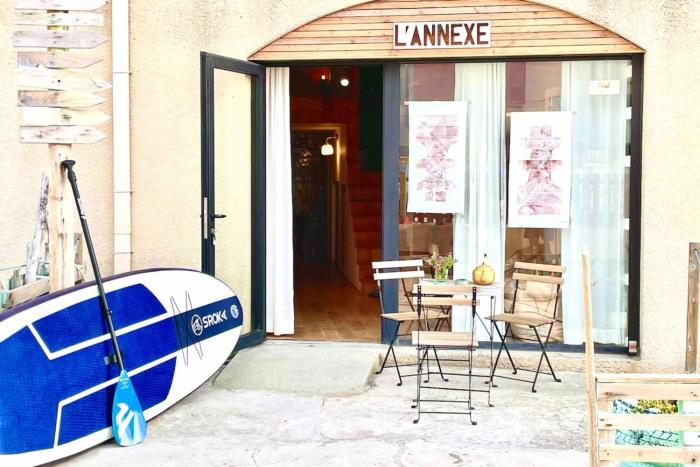 LAnnexe Seaside Apartment on Madrague Harbor