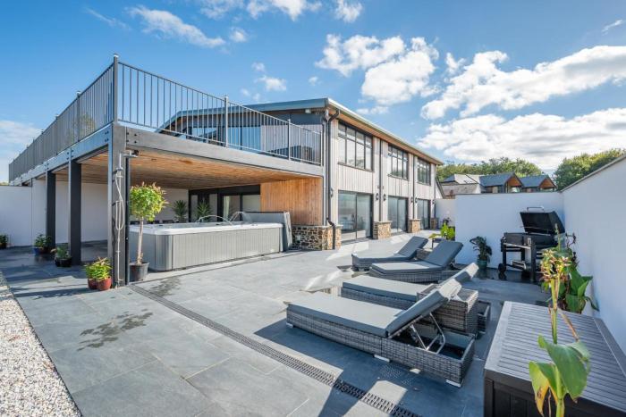 6 Bed in Pancrasweek oc-w30442