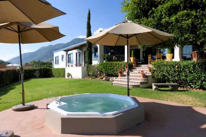 ANANA Casa de los Sueños - Villa with Thermal Water and Views