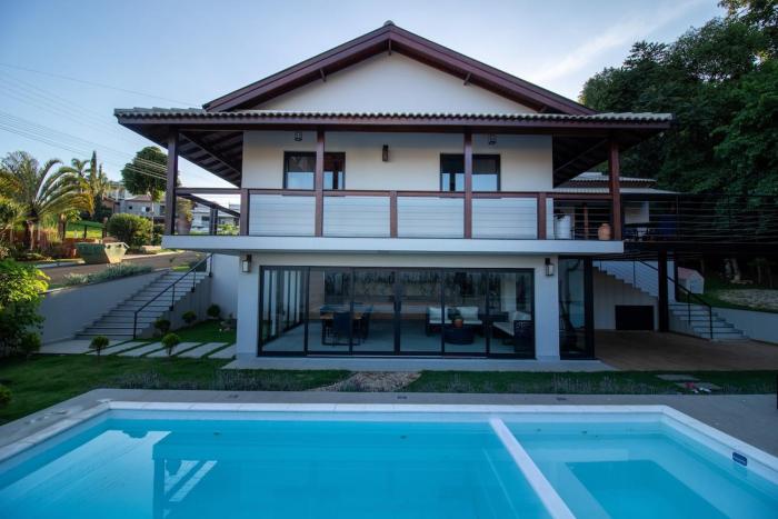 Linda casa de luxo em condominio privado