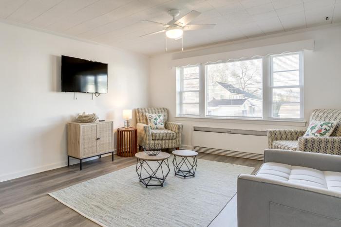 Waterfront Gem Less Than 1 Mi to Dtwn Cambridge!