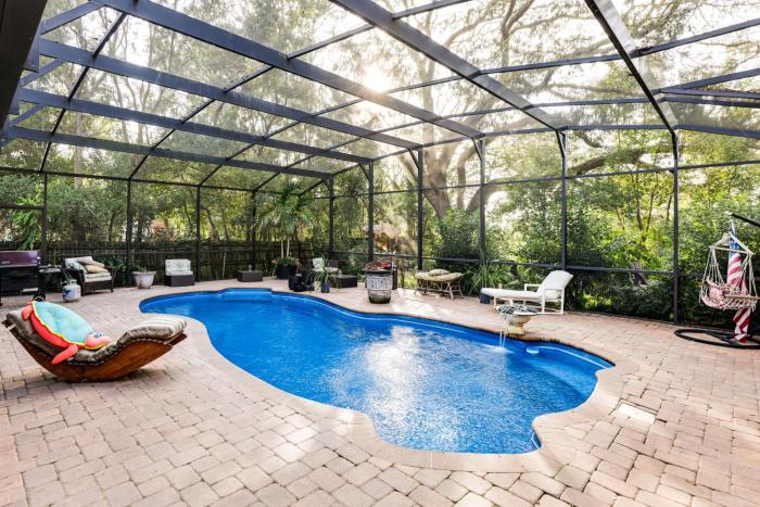 Canal-Front Retreat with Hot Tub and Dock in Tavares