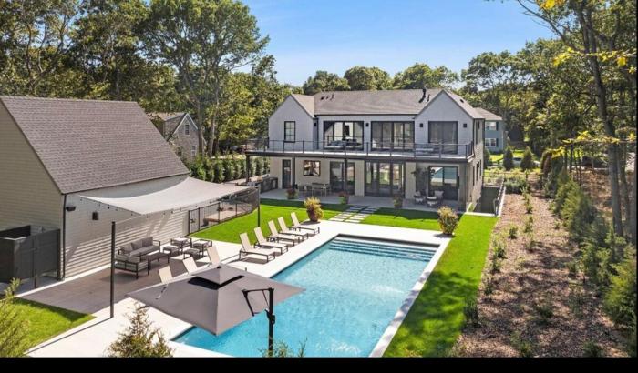 East Hamptons Modern 8 Bedroom New Construction