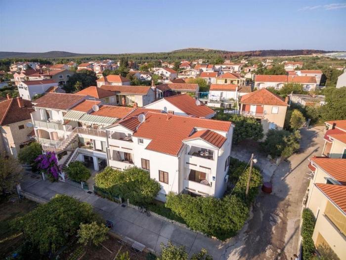 Apartments by the sea Turanj, Biograd - 6177