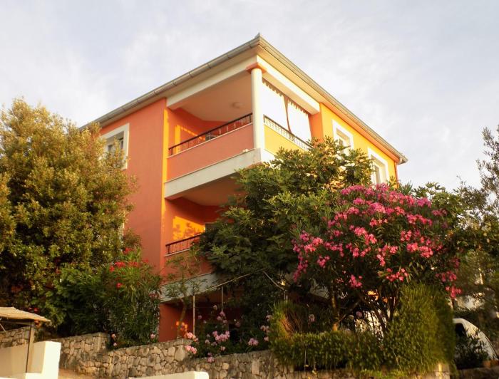 Apartments by the sea Vinisce, Trogir - 16928