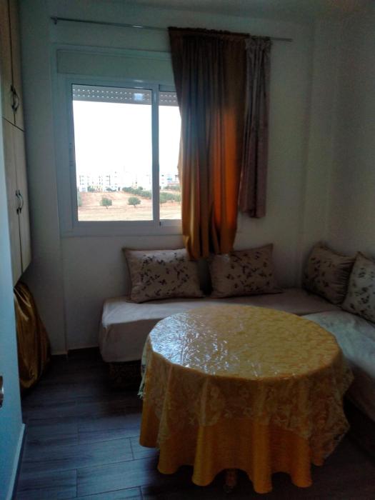 Apartment with Elevator Stadium and CHU within walking distance