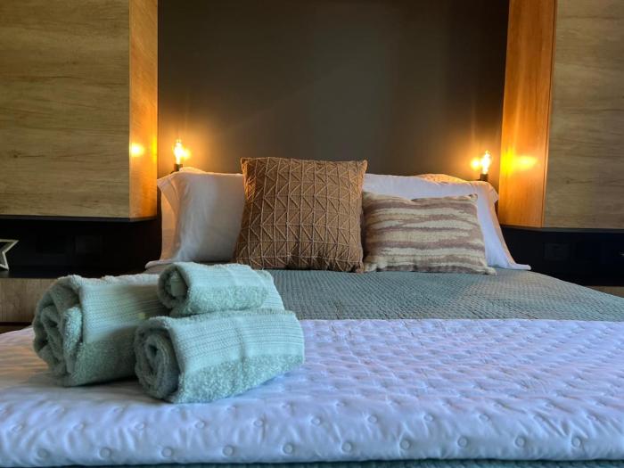 Central Studio Apartment near Movistar Arena