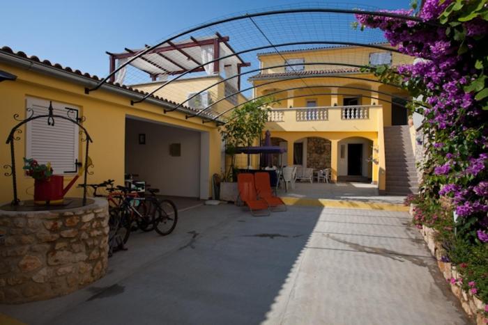 Apartments by the sea Poljana, Ugljan - 8523