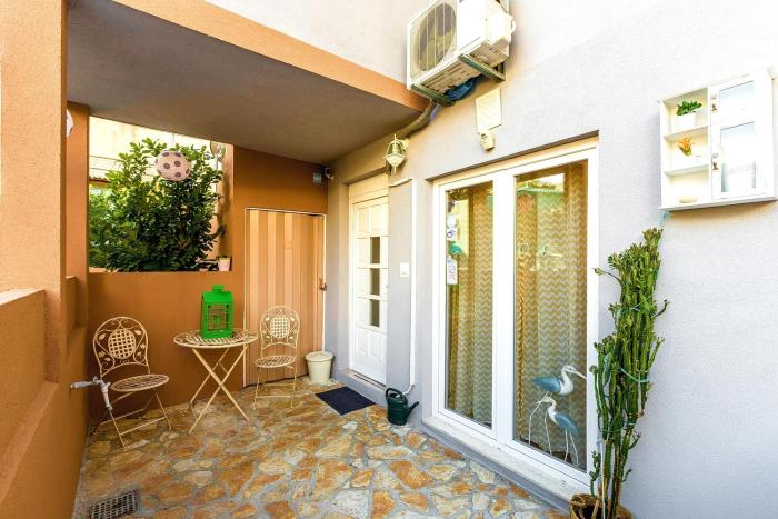 Family-friendly apartments with swimming pool Split - 14401