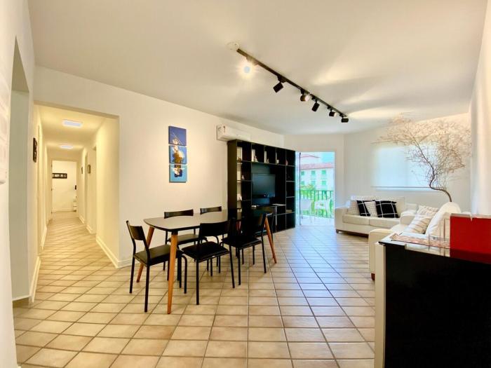 Apartamento renovado no melhor condomínio de Riviera