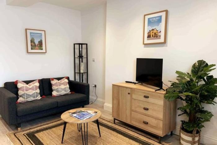 New contemporary apartment in centre of Tetbury