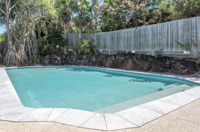 Sunrise Central Pool Views 1 Min to Beach