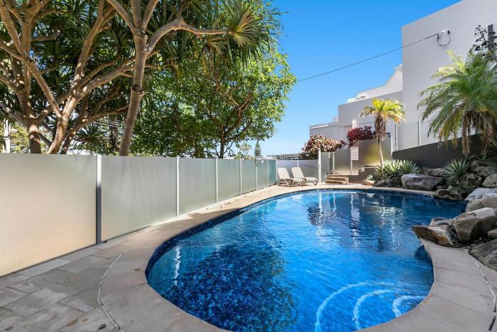 Salt Luxury Location