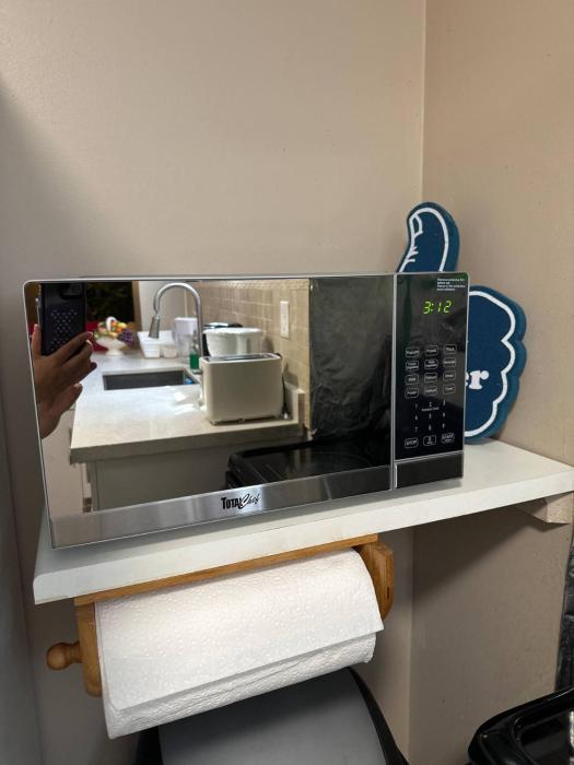 Comfortable Basement Private Room with Ensuite Near Plaza