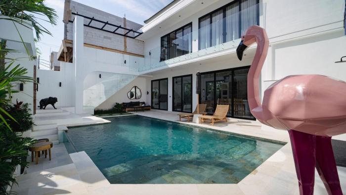 Modern Luxury Villa with Pool 400m to Beach