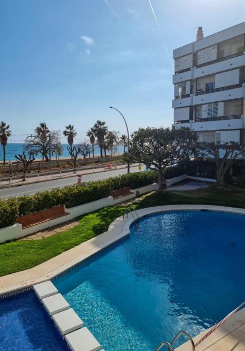 Voramar, Apartamento a primera línea de mar y con piscina