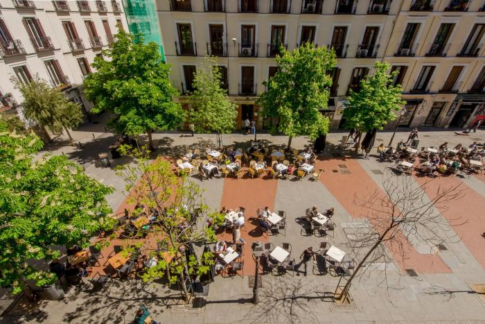 Pequeño descanso para 3, en Plaza de Chueca