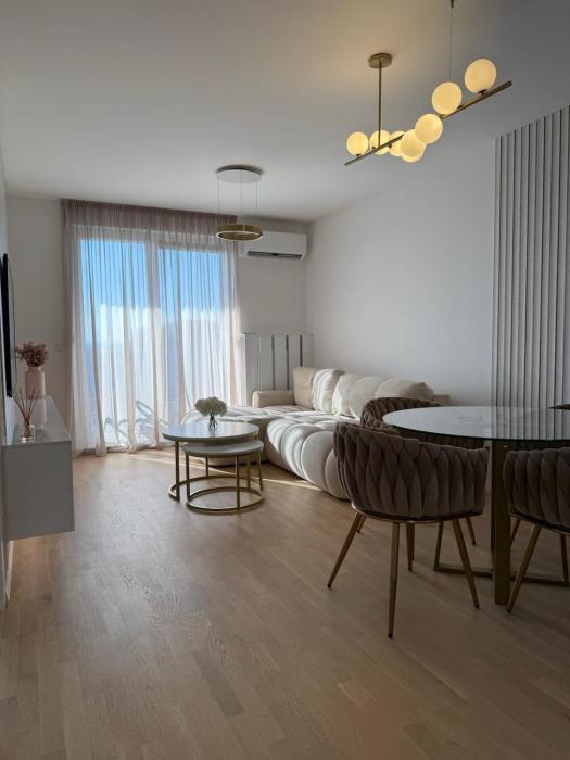 Golden Ivy Apartment