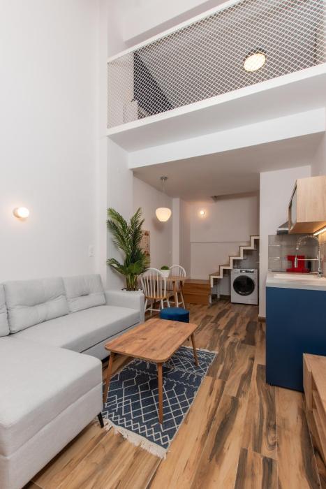 Modern Loft with Parking near White Tower