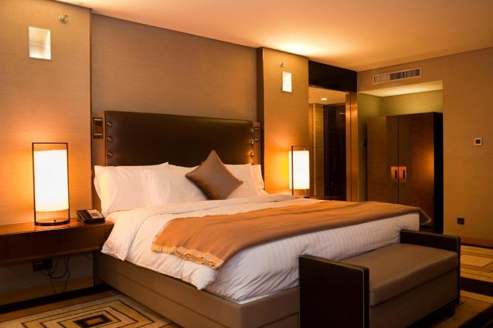 Hotel Vivanta Residency Delhi Airport