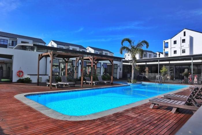 1 table mountain view