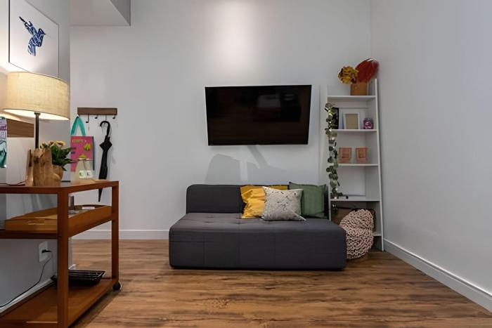 Hum104| Quarto e sala no coração do Leblon