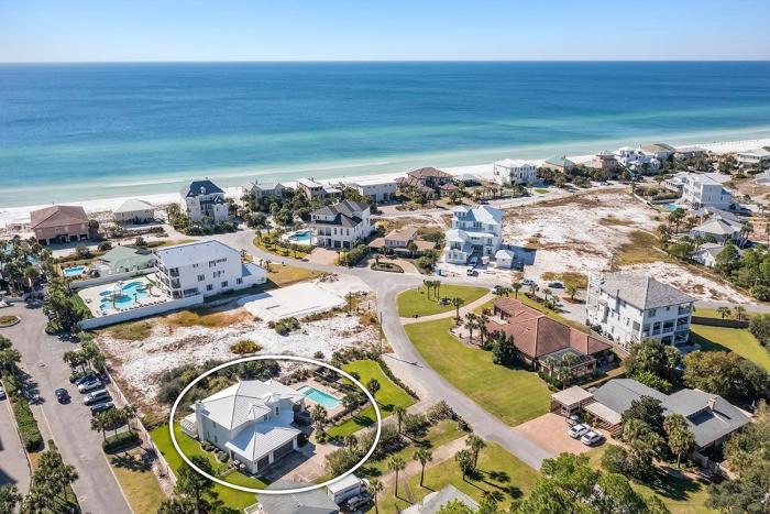 Array of Sunshine - Vacation Home Near the Beach with Private Pool