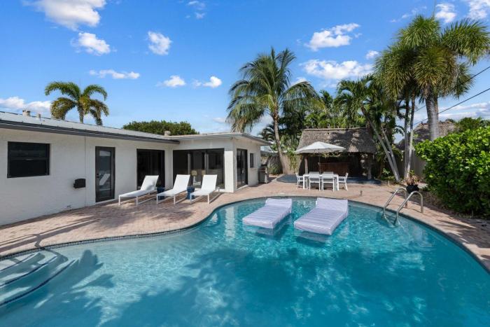 Stay At Lighthouse Point