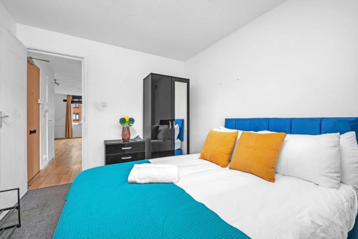 Cozy 1-Bed Flat in Croydon Sleeps 4 - Free Parking