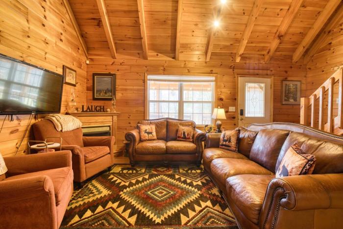 Family-Friendly Cabin with Hot Tub and Game Room