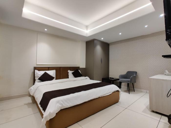 Hotel M K