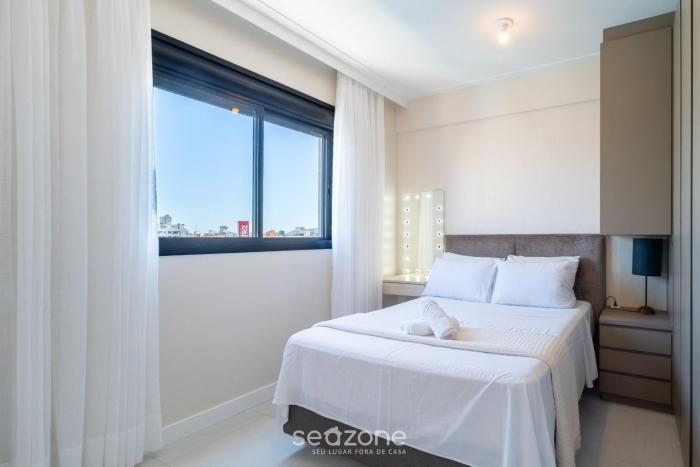 Apto completo a poucos metros da Praia RCQ0305