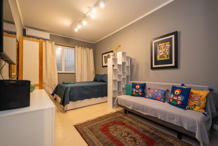 Apto reformado na Av Atlântica praia de Copacabana