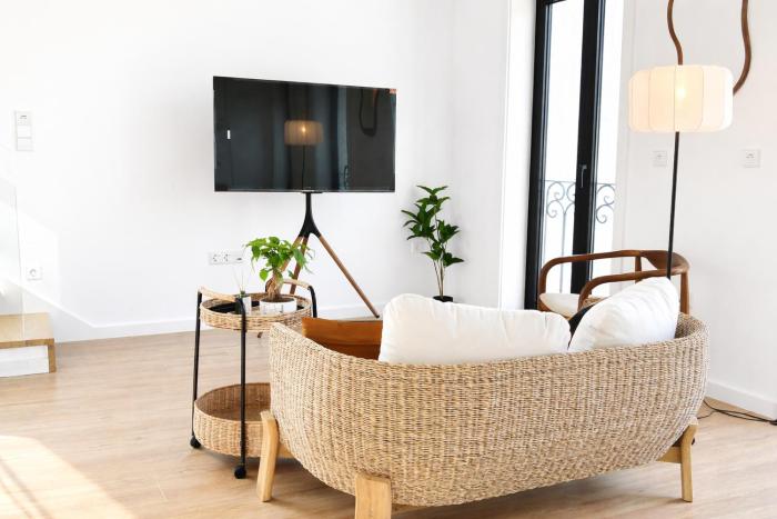 AC, 2Bedrooms APT, City Center 900m to Metro