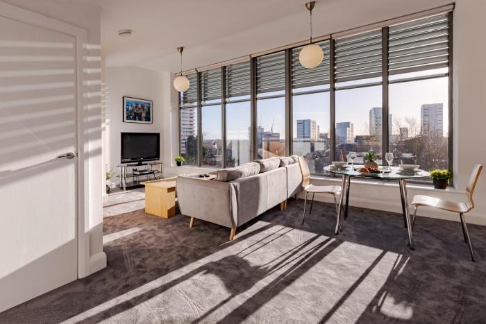 Penthouse Split Level 5 min walk to City Centre