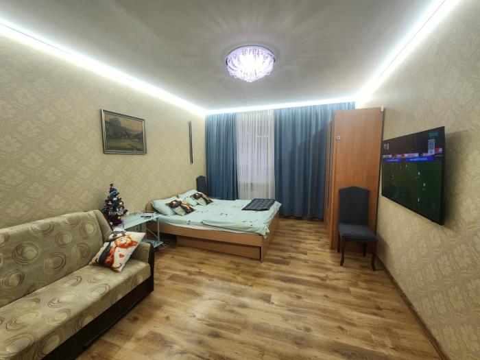 Затишна, домашня 43м в тихому зеленому місці Поруч Центральний парк Університет