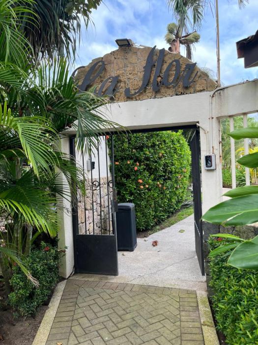 Luxury Family Beach Home La Flor