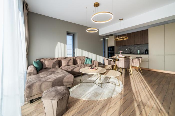 Best Residence - High-End Suites with Private Parking - by Solinis Homes