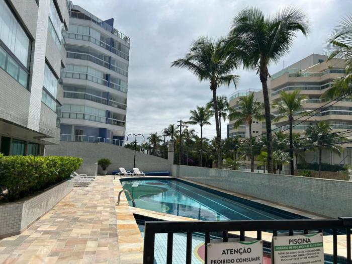 Rivieira - Apartamento térreo com Piscina privada - 500m do mar