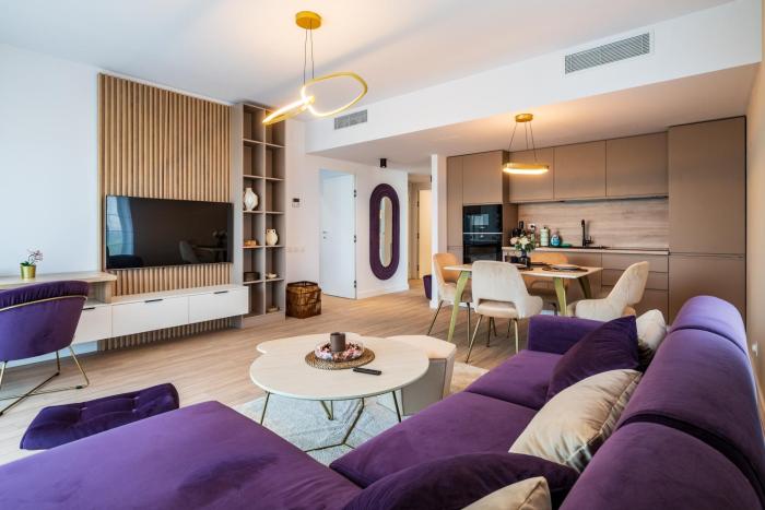 Best Residence - High-End Suites - by Solinis Homes