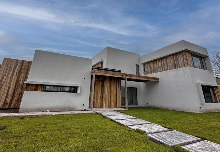 RentUp - Casa a Estrenar con Pileta en country Tessalia Pilar