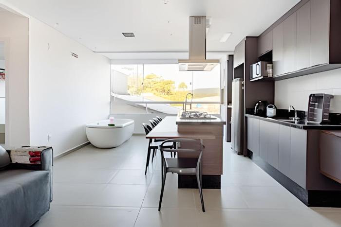 Apto Ingleses Famosos Espaçoso 3 camas Queen