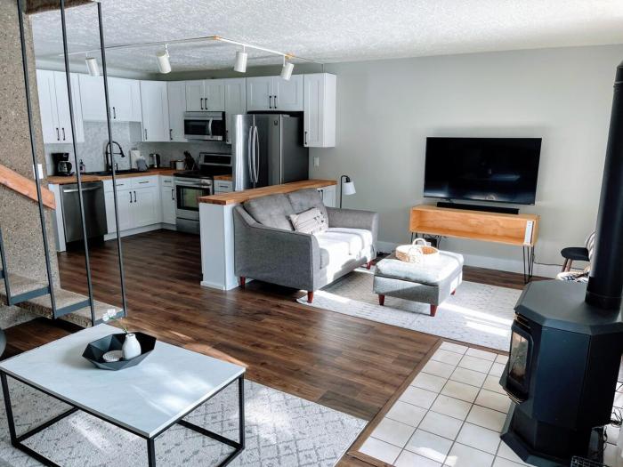 Spacious Dillon Basecamp, close to resorts!