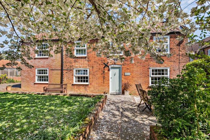 2 Bed in Holt oc-jp6352