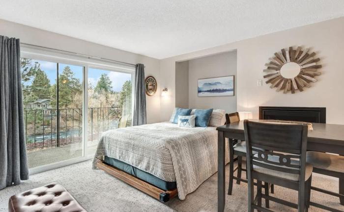 Downtown Studio on the River