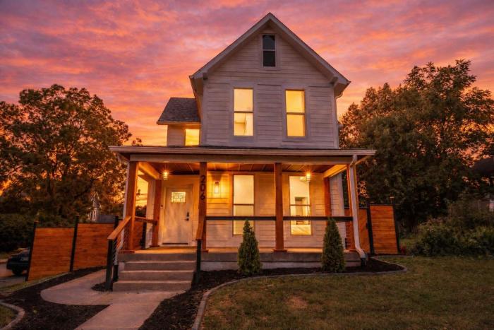 Downtown Indy Retreat Hot Tub Arcade Sleeps 16