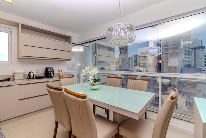 Vista Mar A passos da Praia 3 suítes 3 Vagas