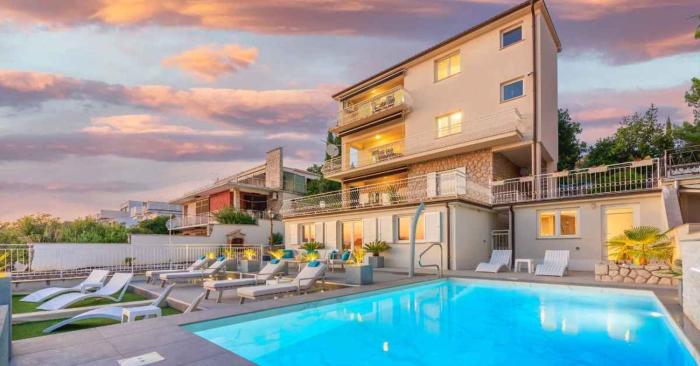 Apartment in Crikvenica 34976